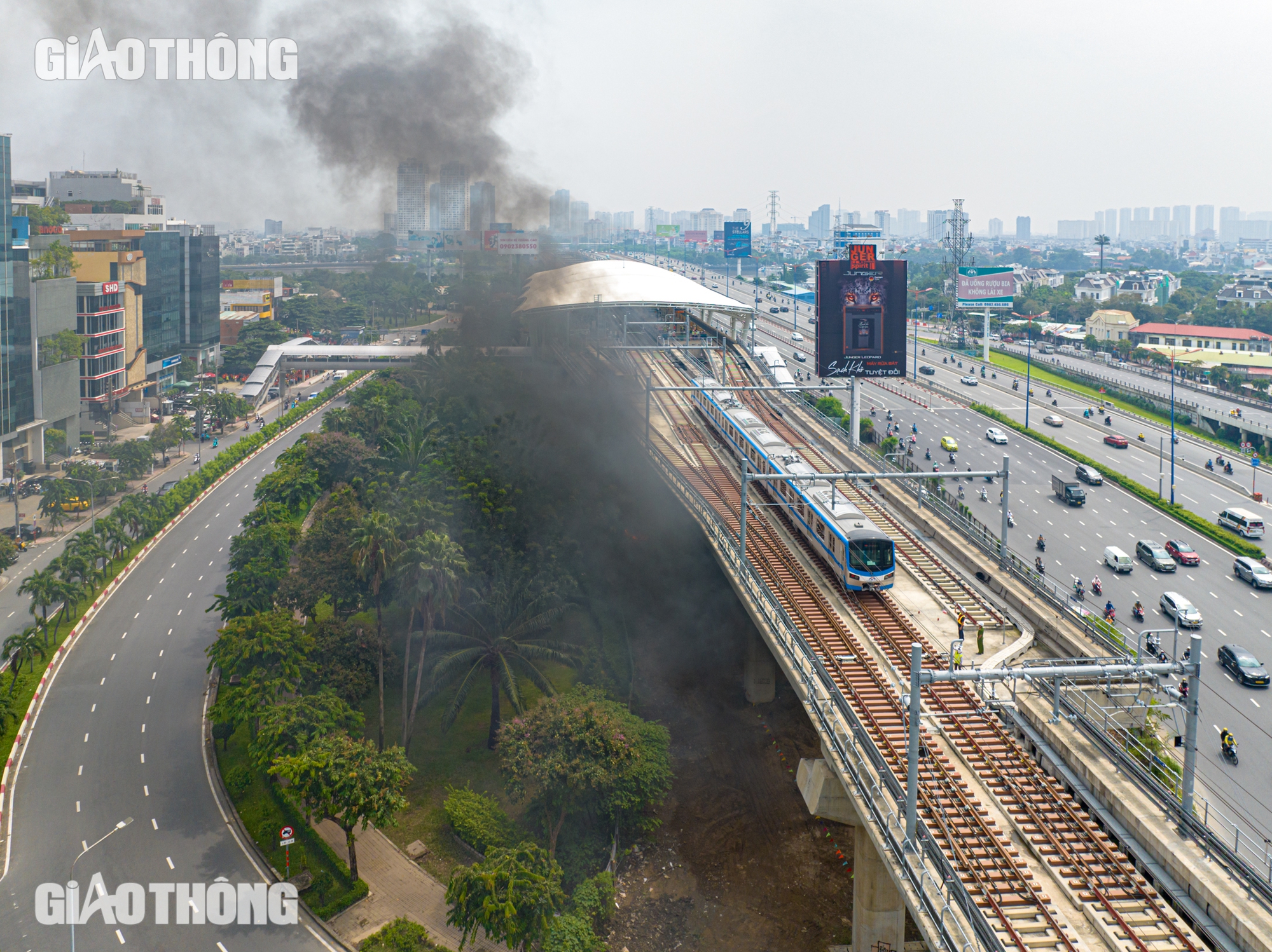 Hơn 1.000 người diễn tập cứu nạn tình huống cháy toa tàu metro Bến Thành - Suối Tiên- Ảnh 5.