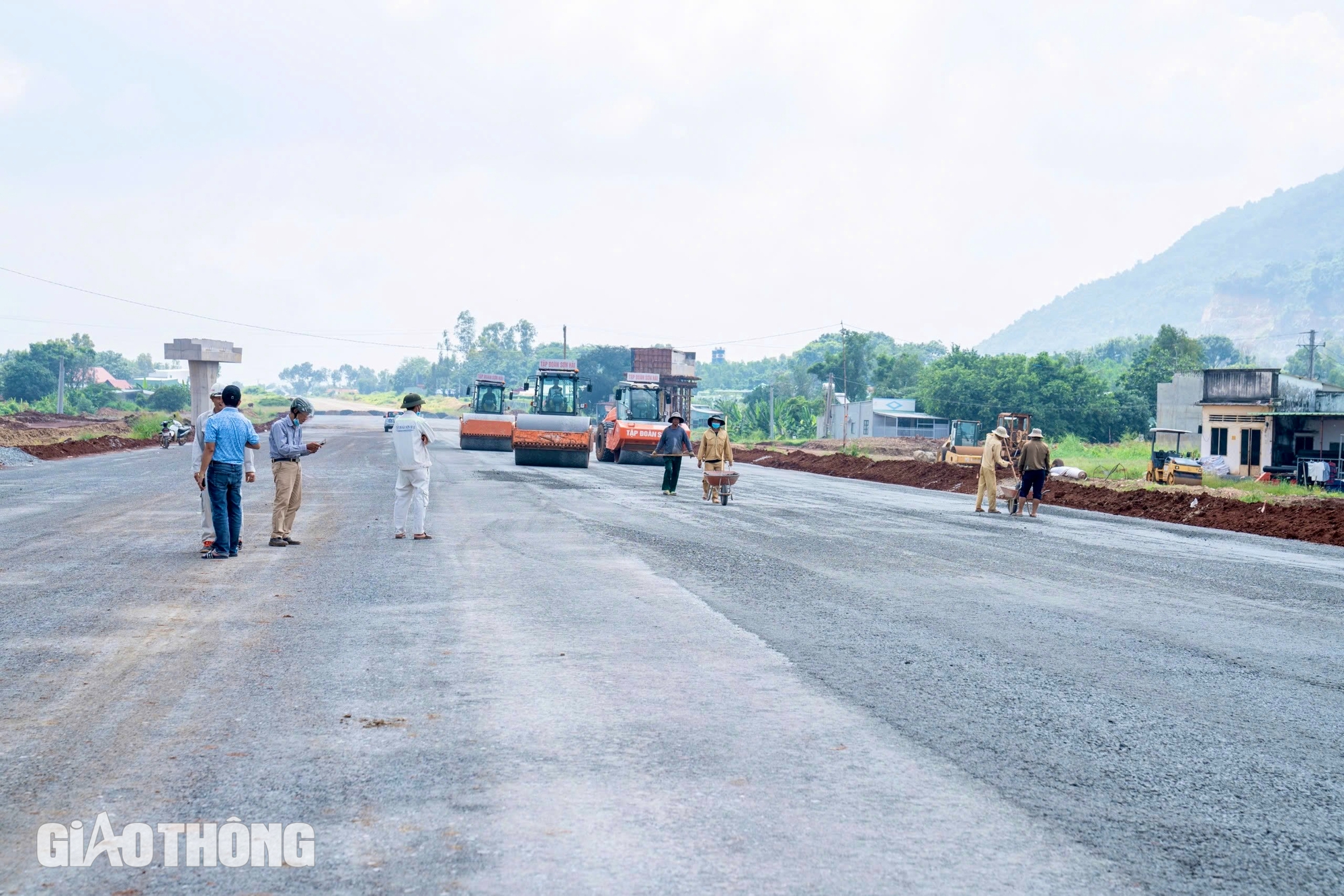 Cao tốc Biên Hòa - Vũng Tàu: Đoạn qua Vũng Tàu đã được phủ lớp nhựa đường- Ảnh 6.