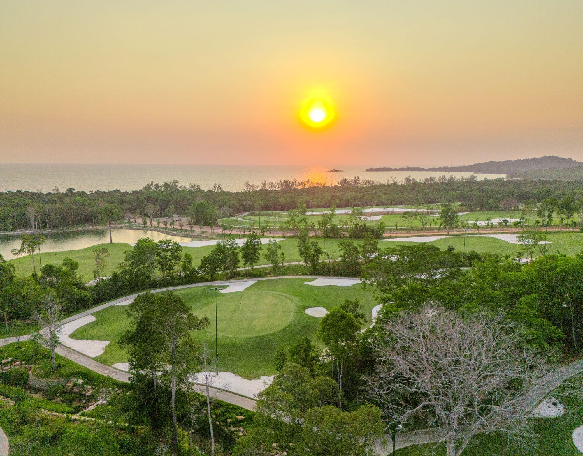 Thêm một loạt đường bay quốc tế mới: Du lịch Phú Quốc cuối năm đợi bùng nổ?- Ảnh 4.