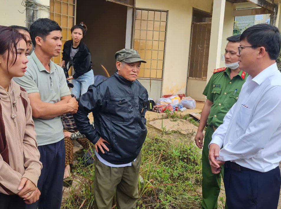 Xe bán tải lật xuống mương khiến 3 người tử vong có còn hạn kiểm định?- Ảnh 2.