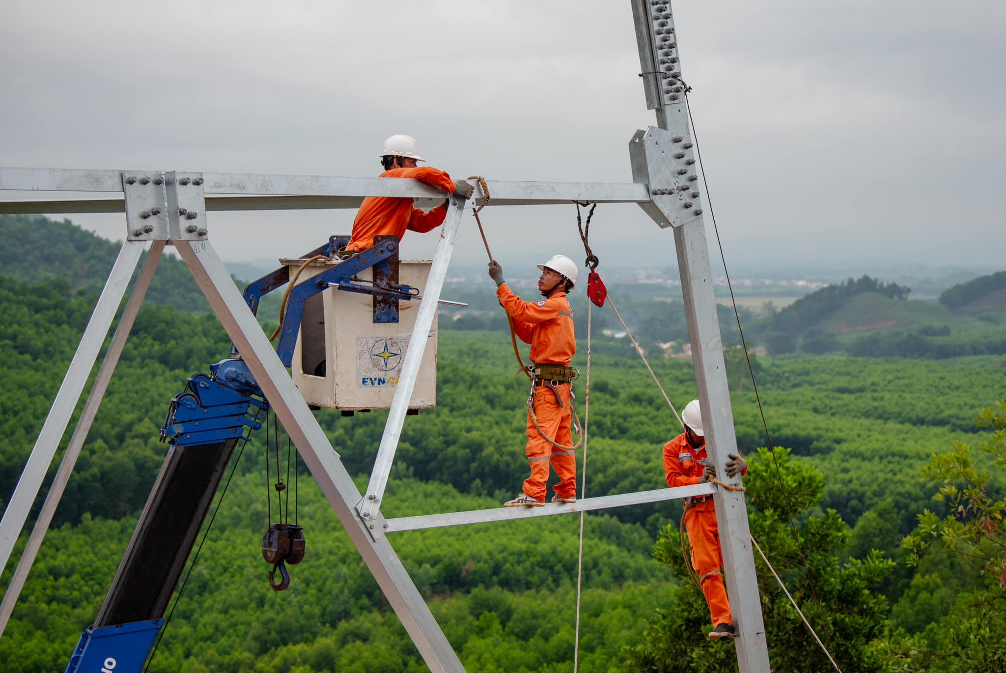 Hai kịch bản cấp điện năm 2025, vẫn lo thiếu điện ở miền Bắc vào mùa hè- Ảnh 1.