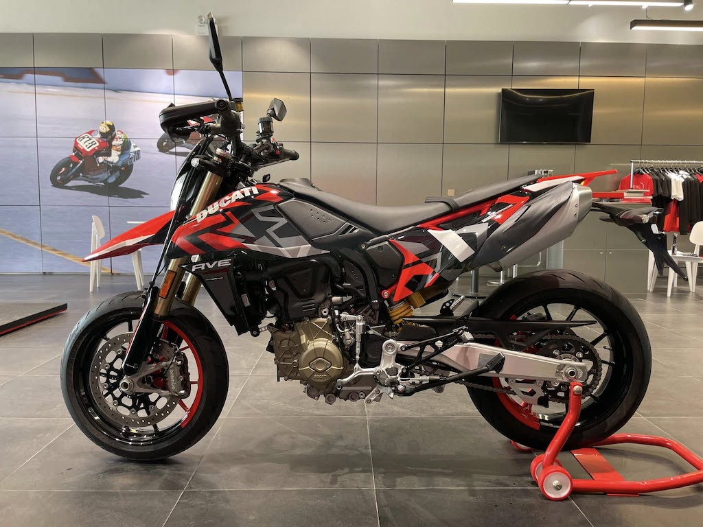 Ducati Hypermotard 698 Mono tại Việt Nam có giá từ 489 triệu đồng