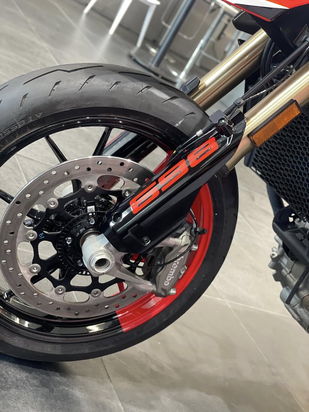 Ducati Hypermotard 698 Mono tại Việt Nam có giá từ 489 triệu đồng