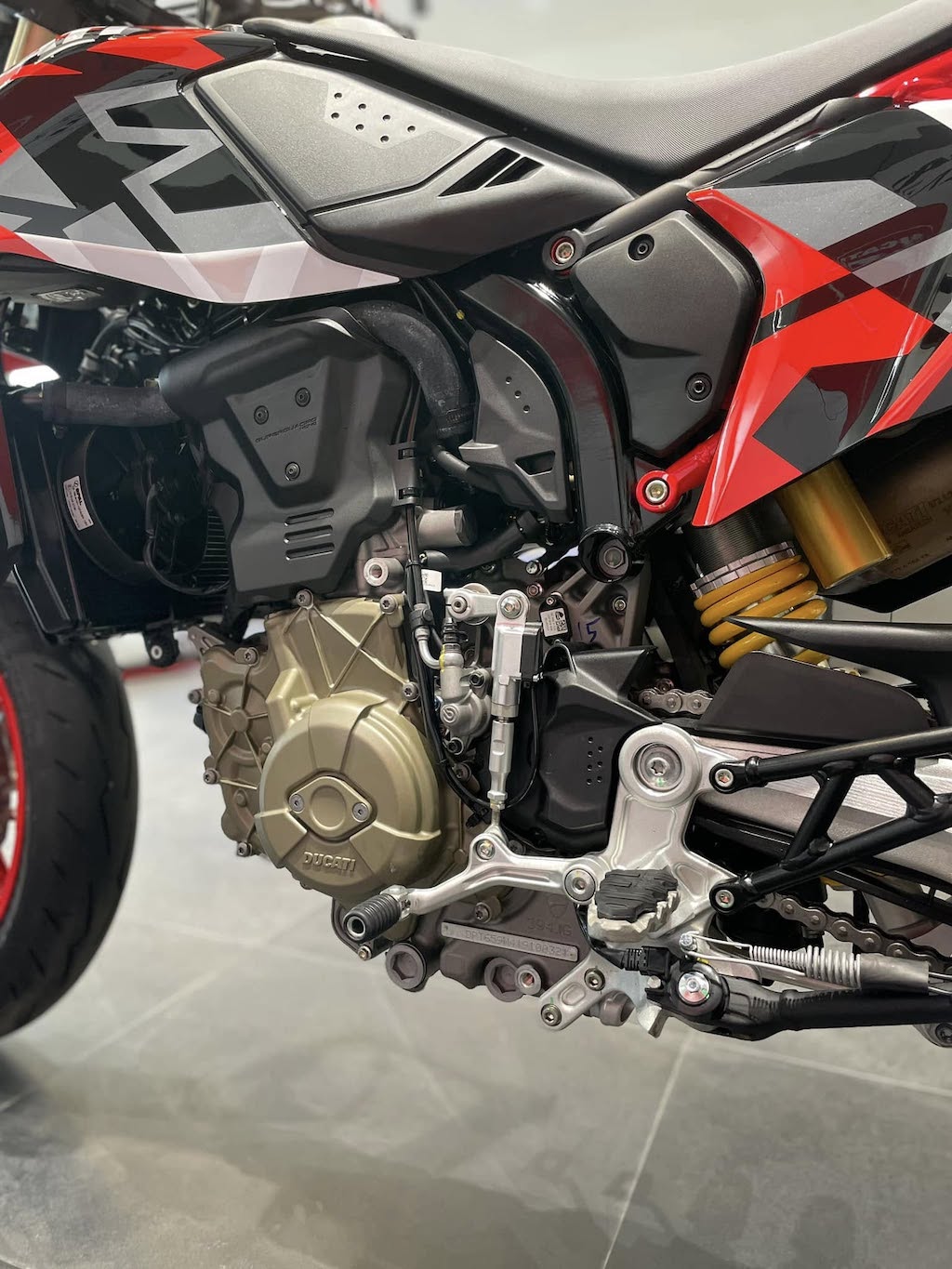 Ducati Hypermotard 698 Mono tại Việt Nam có giá từ 489 triệu đồng