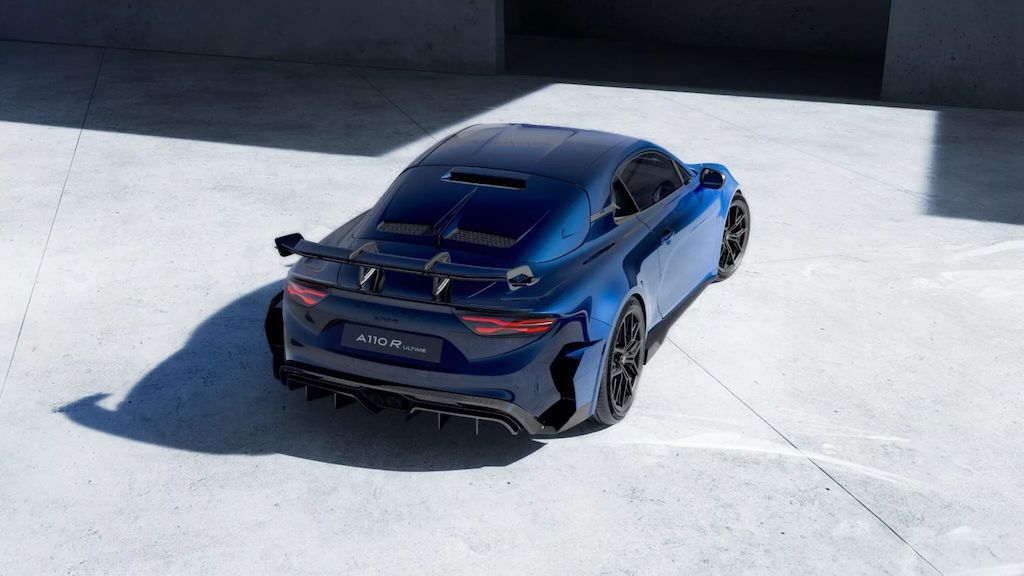 Alpine A110 R Ultime giá hơn 9 tỷ đồng, có gì đặc biệt?