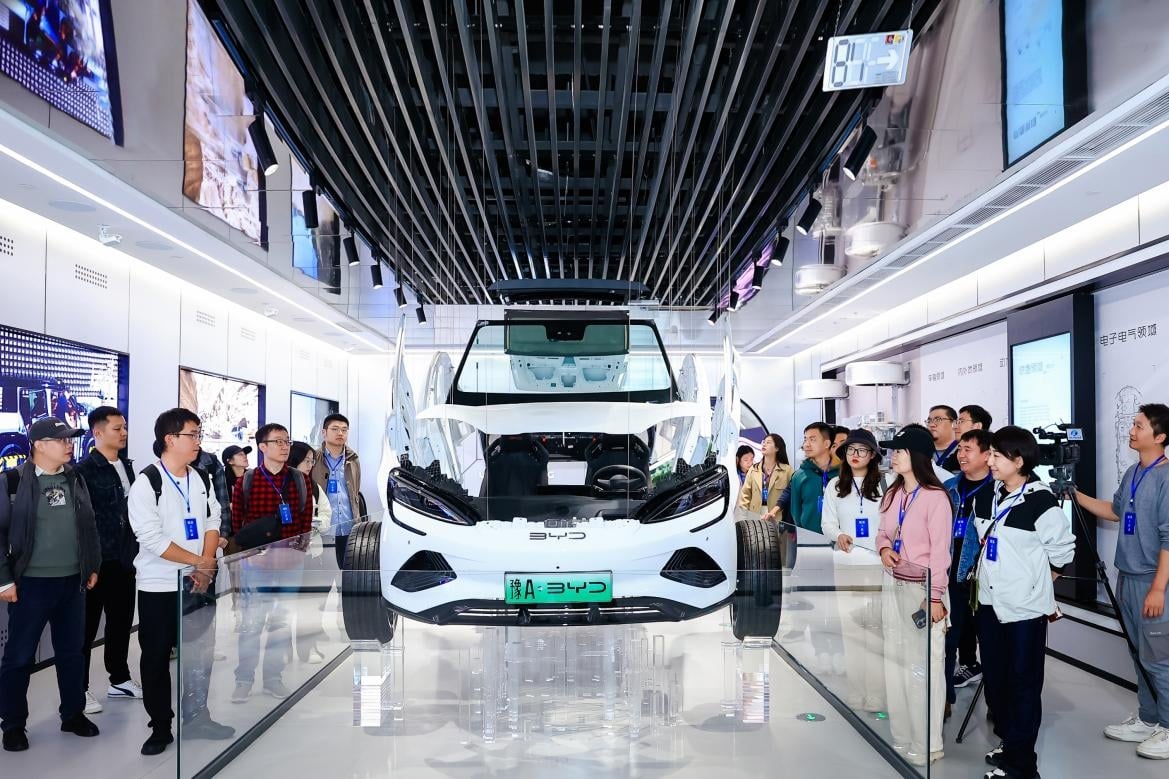 BYD khai trương bảo tàng xe năng lượng mới- Ảnh 2.