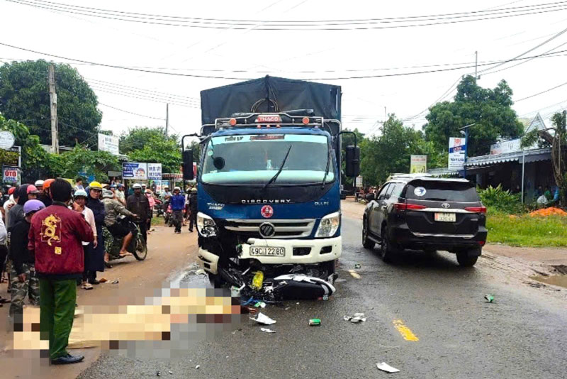 Hiện trường vụ tai nạn khiến hai bà cháu tử vong tại chỗ - Ảnh: N.N.