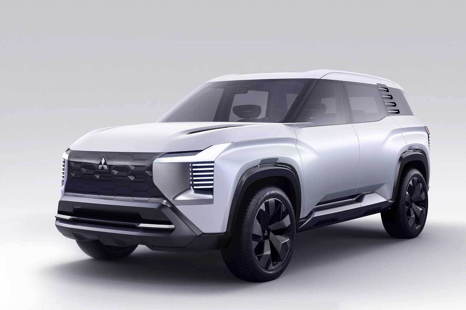 Mitsubishi DST Concept ra mắt, sắp bán tại Đông Nam Á- Ảnh 3.