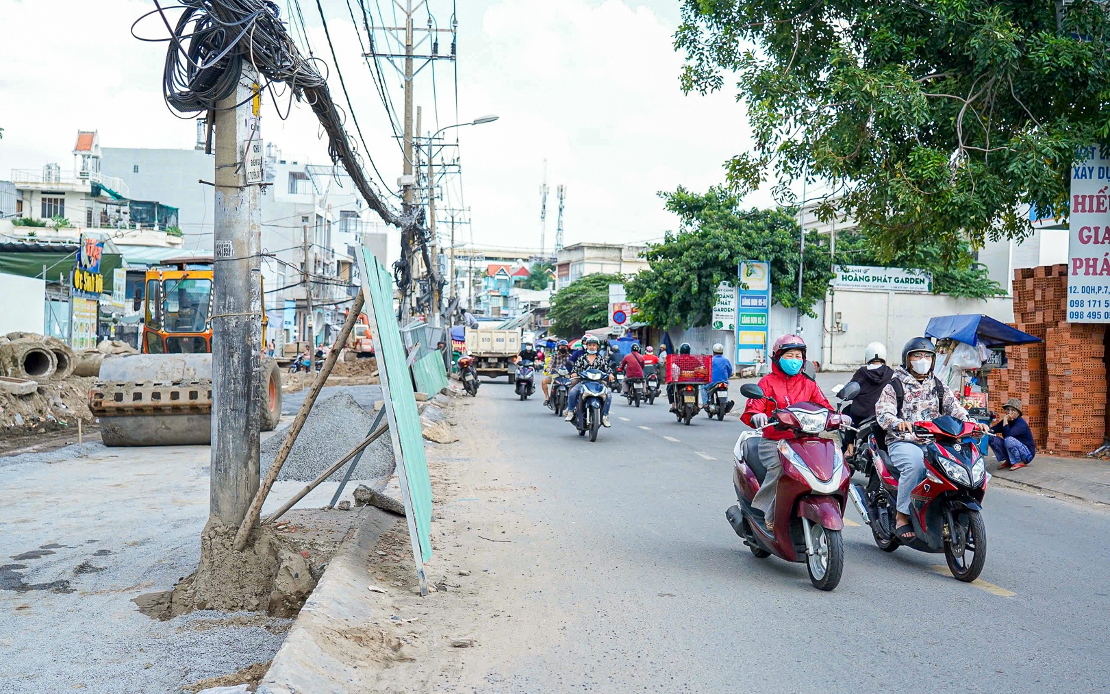 TP.HCM: Không thể di dời hệ thống điện trên đường Dương Quảng Hàm trong năm 2024