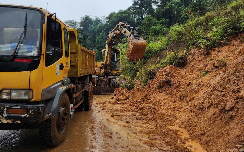 Khắc phục sạt lở đường Hồ Chí Minh và đường Trường Sơn Đông qua Kon Tum- Ảnh 6.