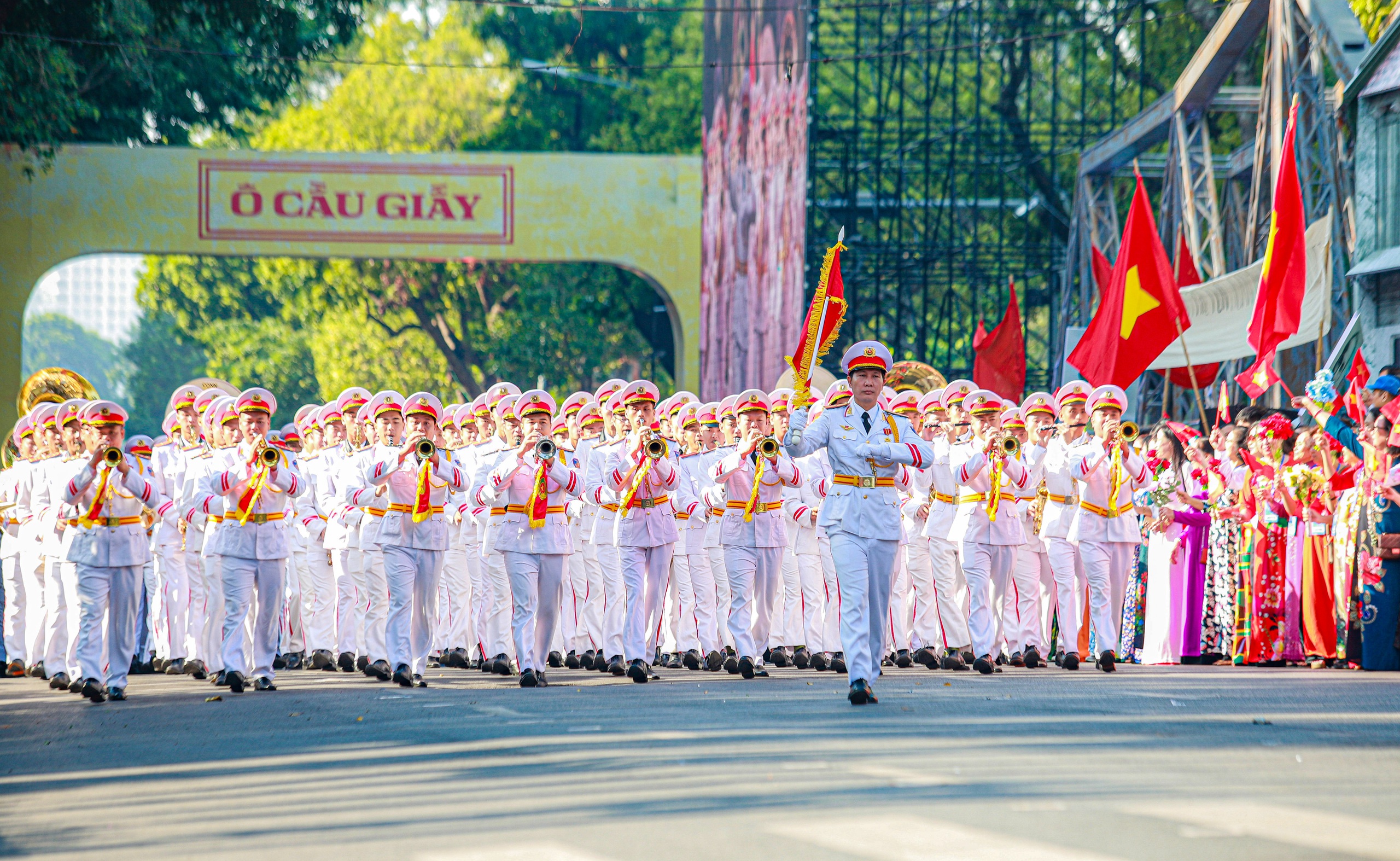 Tái hiện thời khắc đoàn quân tiếp quản Thủ đô năm 1954 bên bờ Hồ Gươm- Ảnh 10.