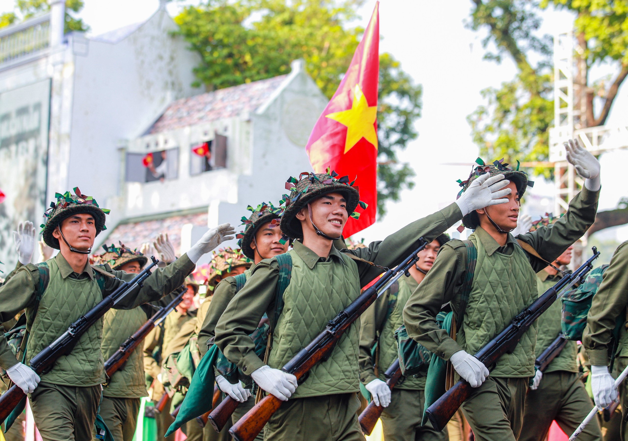 Tái hiện thời khắc đoàn quân tiếp quản Thủ đô năm 1954 bên bờ Hồ Gươm- Ảnh 4.