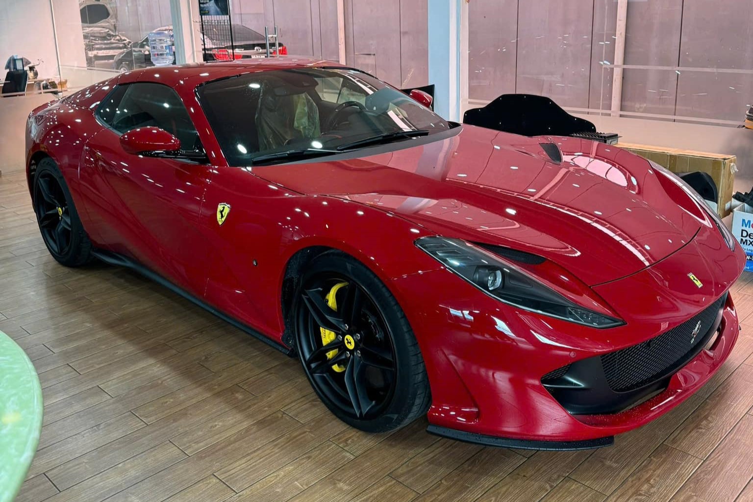 Ferrari 812 GTS đầu tiên tại Việt Nam chính thức lộ diện- Ảnh 1.