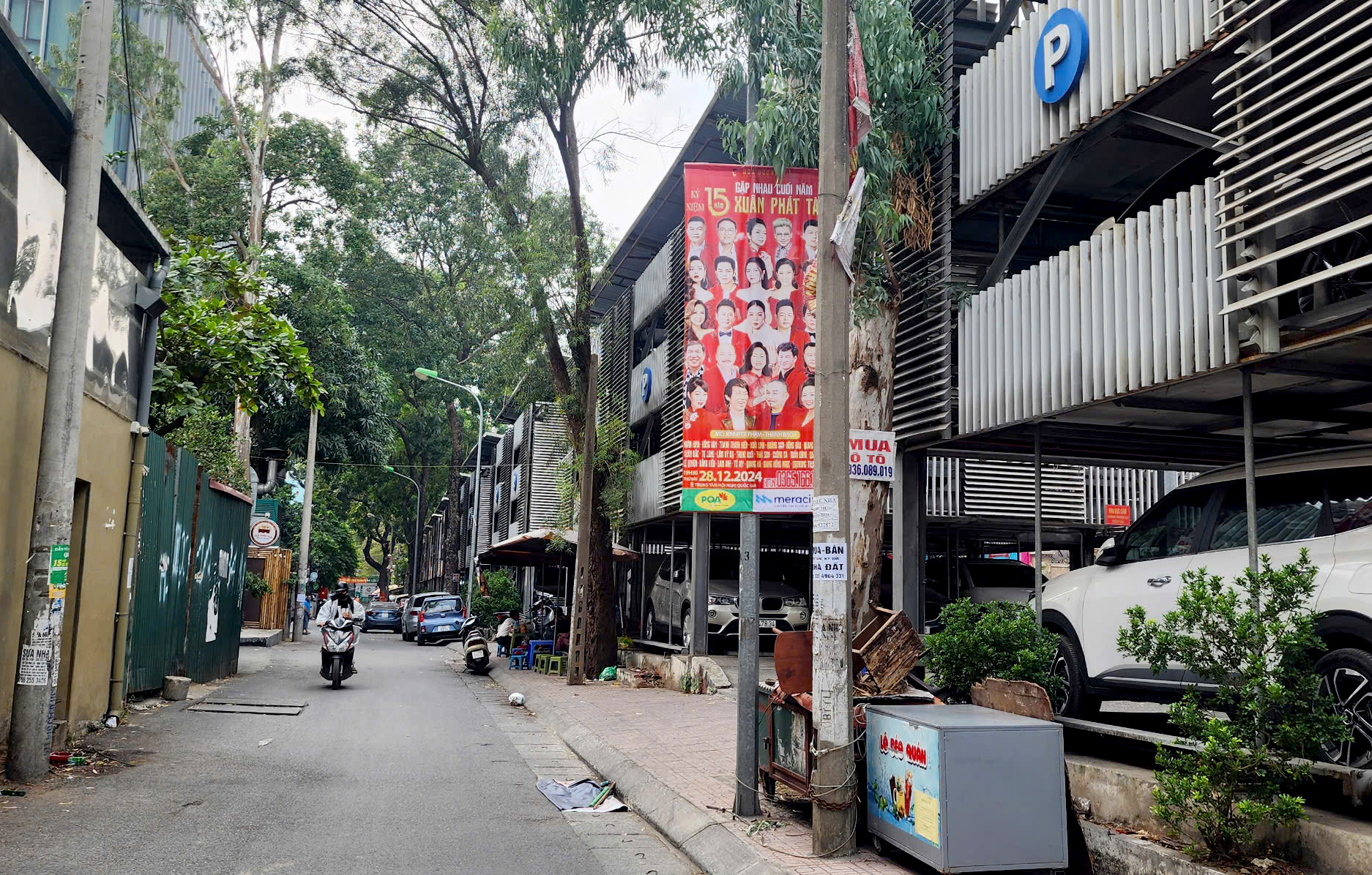 Chương trình Xuân Phát Tài “rải” băng rôn lậu trên nhiều tuyến phố Hà Nội?- Ảnh 4.