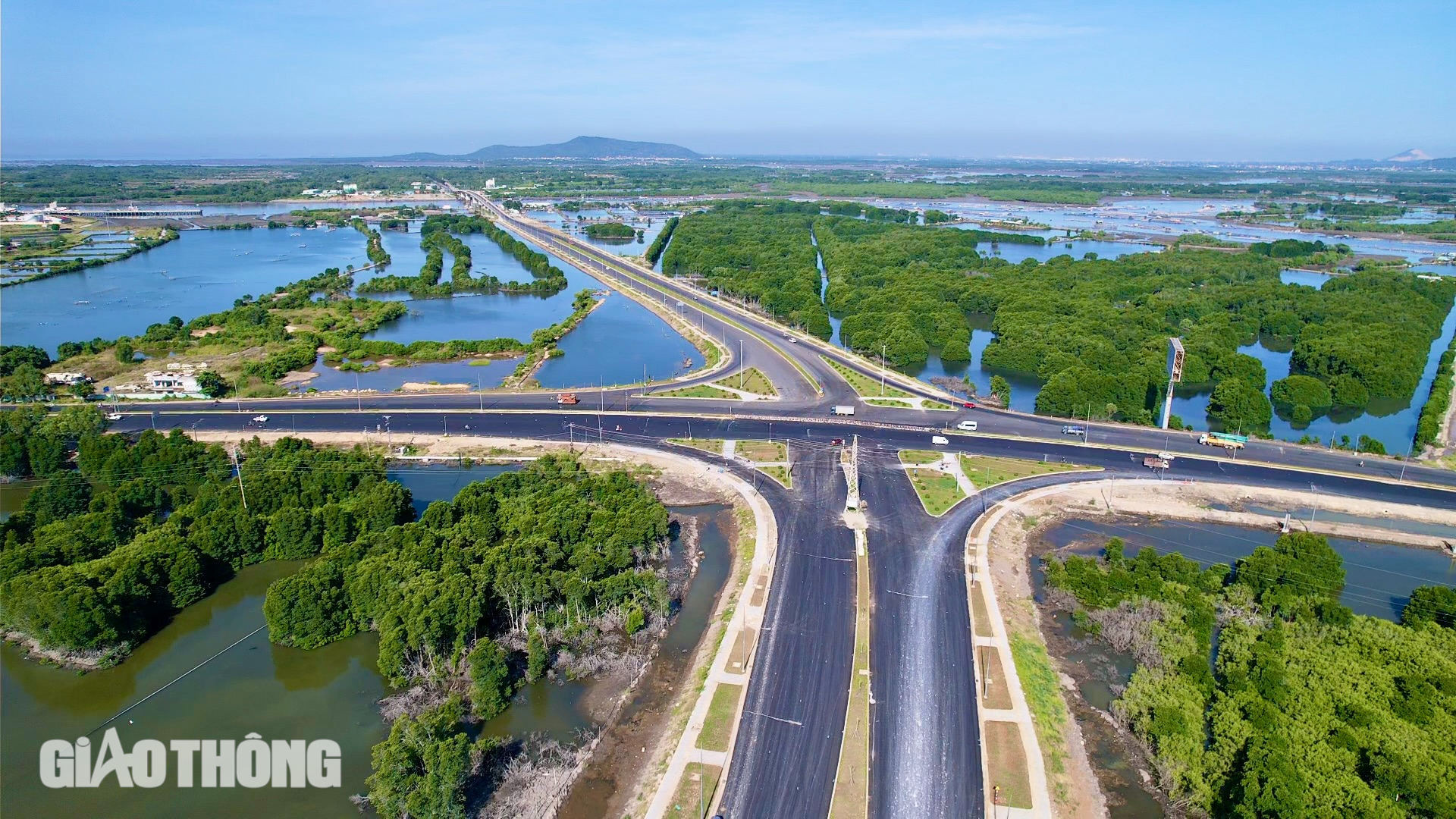 Những cung đường đẹp ở Bà Rịa - Vũng Tàu- Ảnh 8.