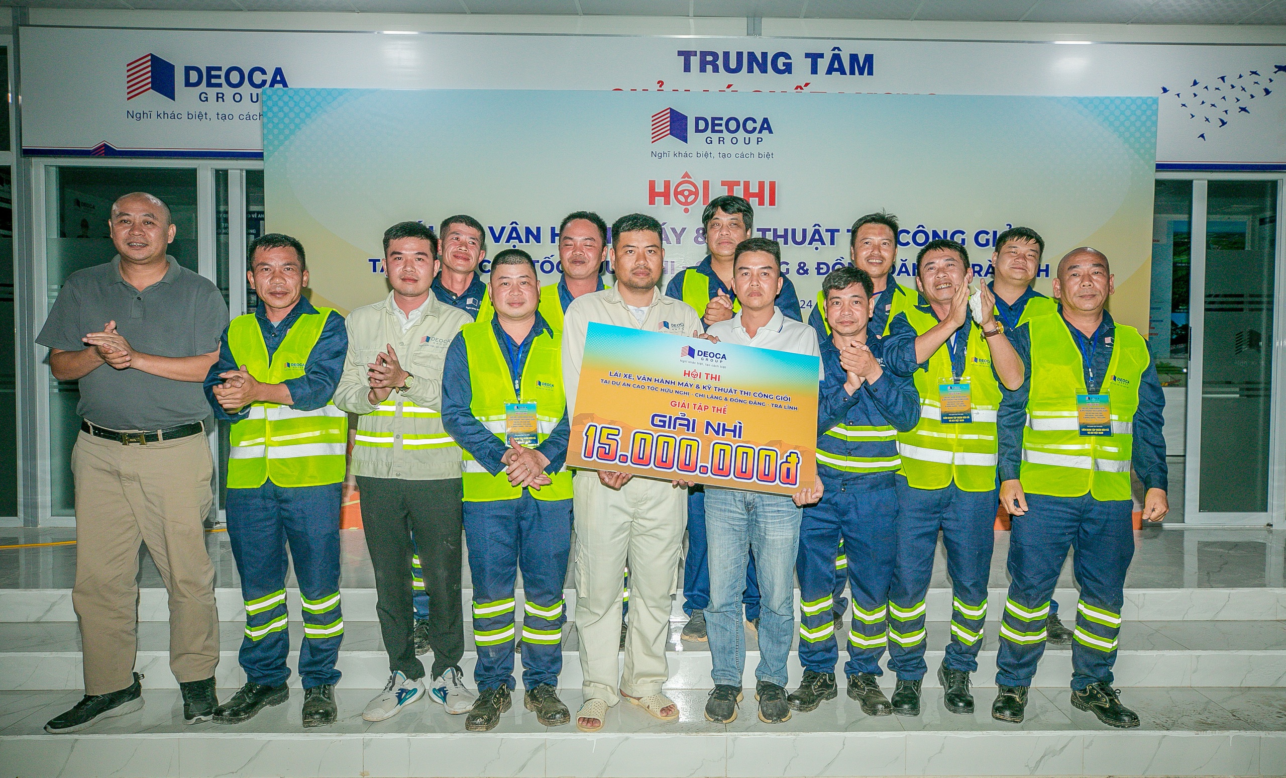 Gần 100 công nhân hai cao tốc lớn tranh tài vận hành máy và kỹ thuật thi công- Ảnh 7.