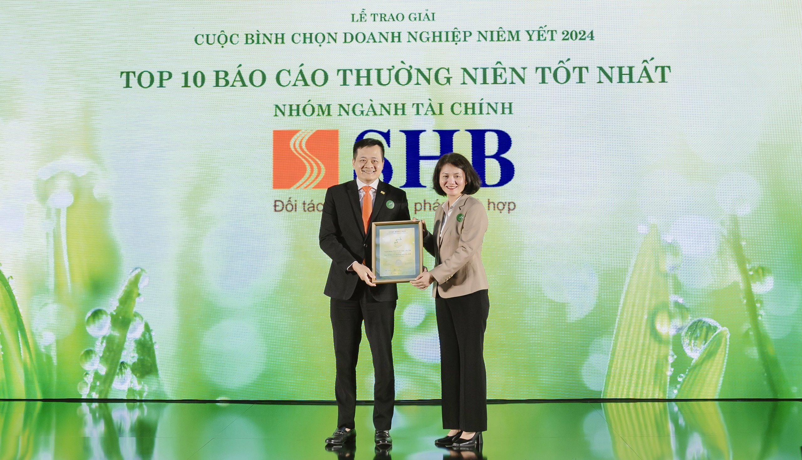 SHB lọt Top 10 doanh nghiệp có báo cáo thường niên tốt nhất ngành tài chính- Ảnh 1.