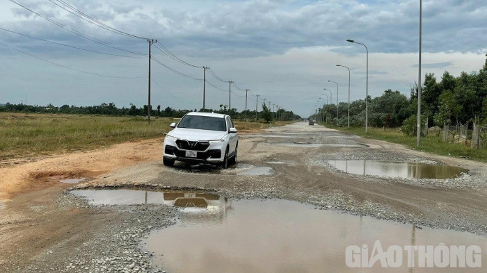 Quảng Ngãi dùng 350 tỷ đầu tư những dự án giao thông nào ở Dung Quất?- Ảnh 1.