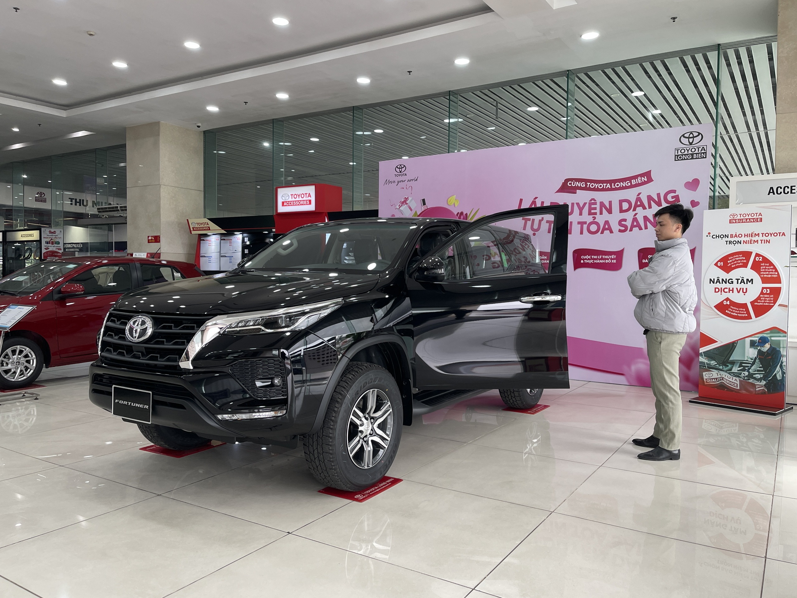 Toyota Fortuner mới tại Việt Nam sẽ có bản máy xăng giá rẻ- Ảnh 1.