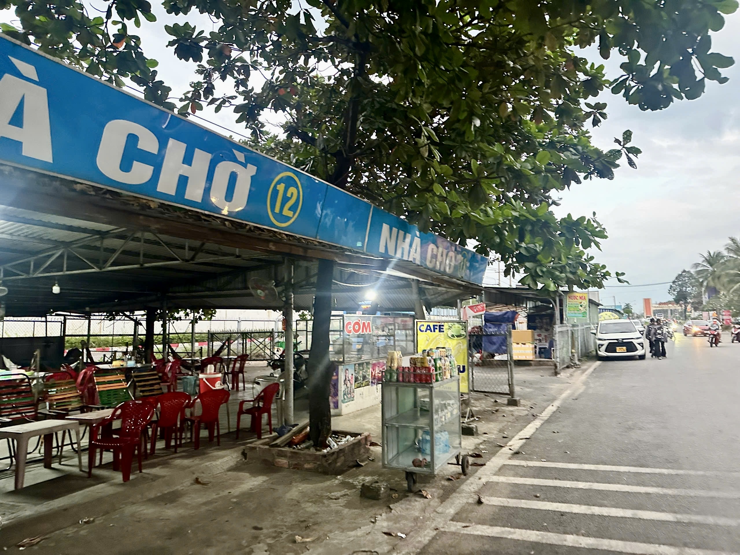 Chỉnh trang hành lang ATGT quốc lộ ở ngã tư Vũng Tàu- Ảnh 2.