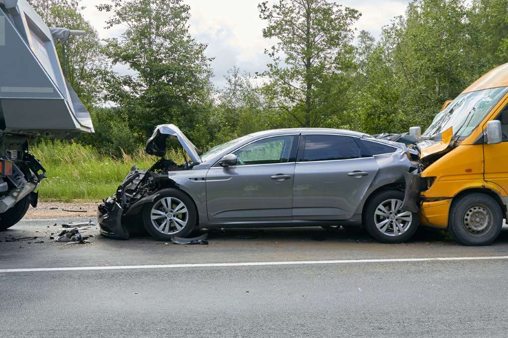 65dd6f03a3d699cbc31d9c21_the difference between a minor and major car accident.jpg