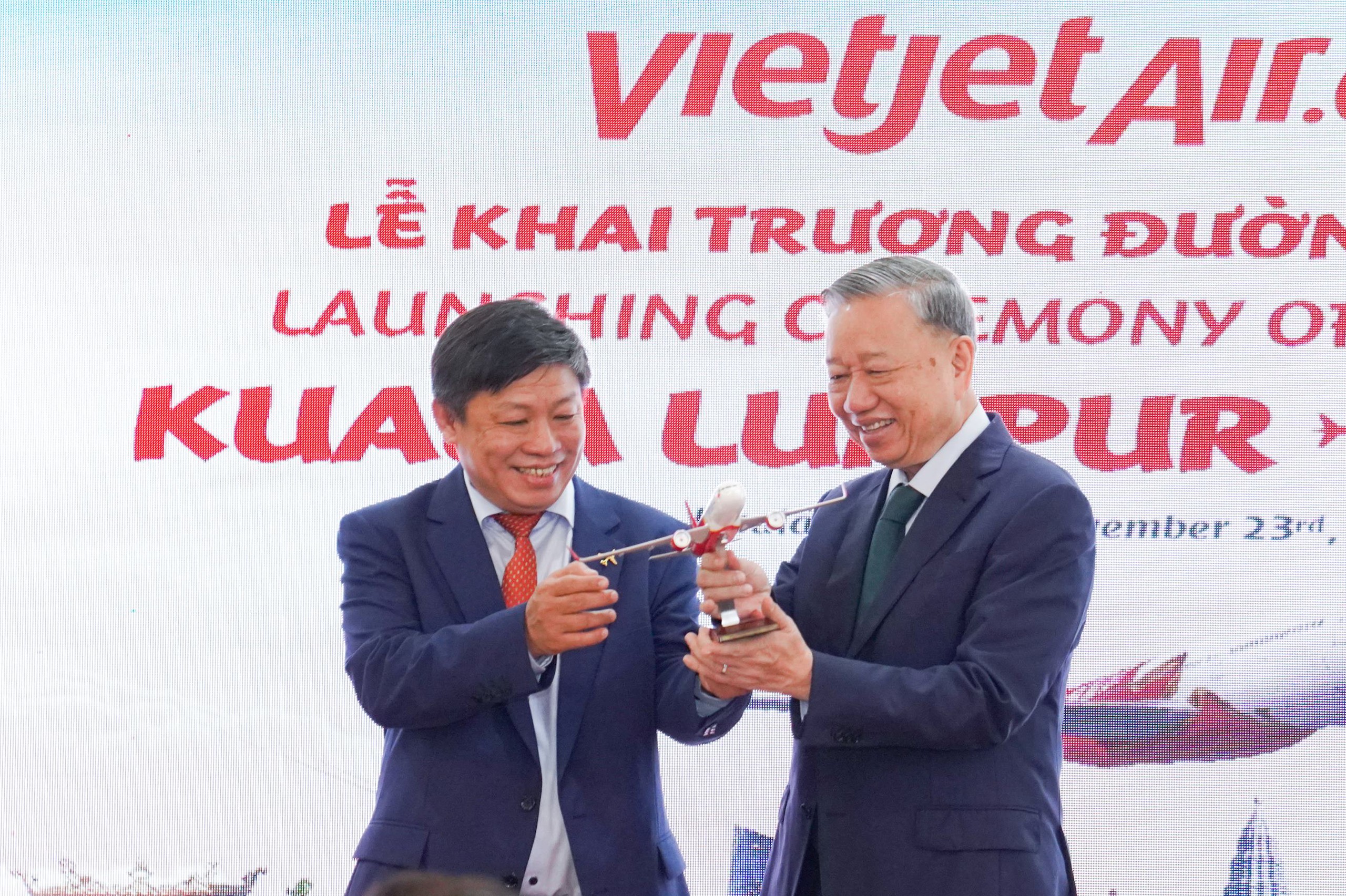 Vietjet khai trương đường bay Hà Nội - Kuala Lumpur- Ảnh 2.