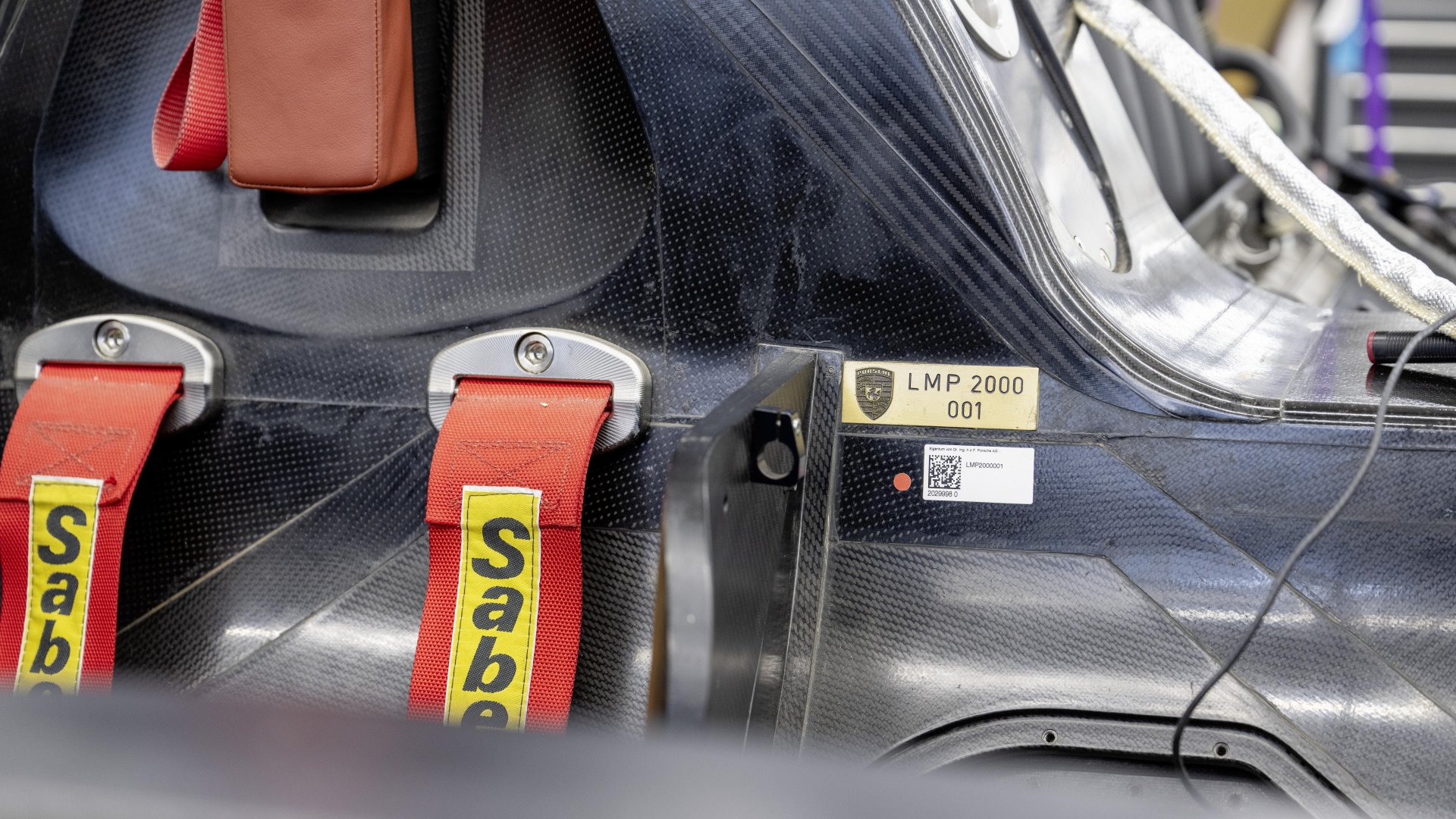 Xe đua cổ Porsche LMP 2000 lần đầu lăn bánh trên đường đua- Ảnh 6.
