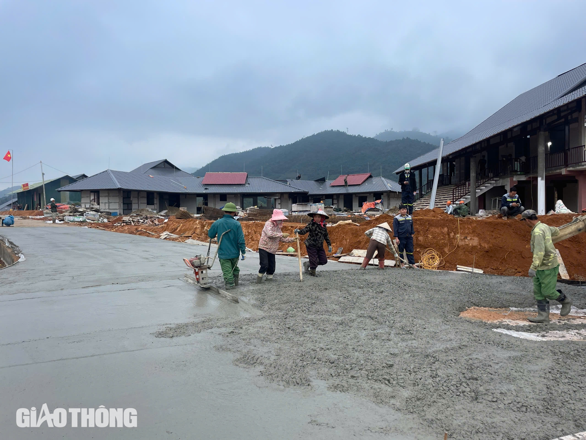 Diện mạo khu tái định cư Làng Nủ trước ngày bàn giao- Ảnh 3.