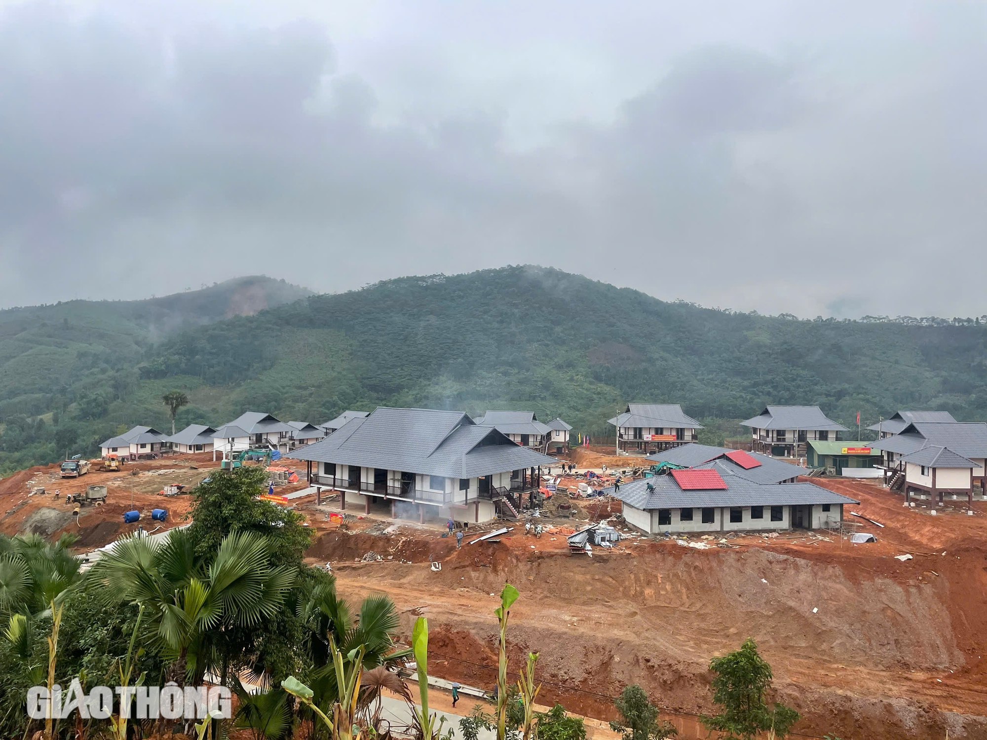 Diện mạo khu tái định cư Làng Nủ trước ngày bàn giao- Ảnh 2.