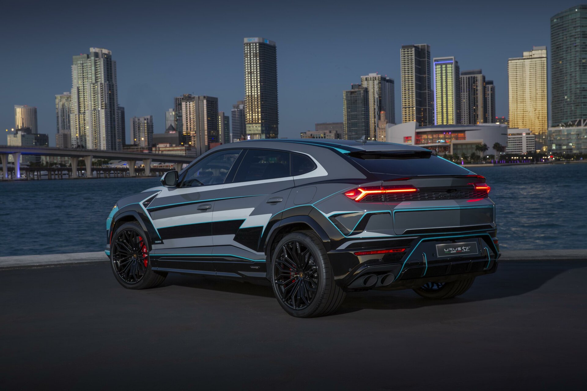 Lamborghini Urus SE với lớp sơn độc nhất vô nhị- Ảnh 6.