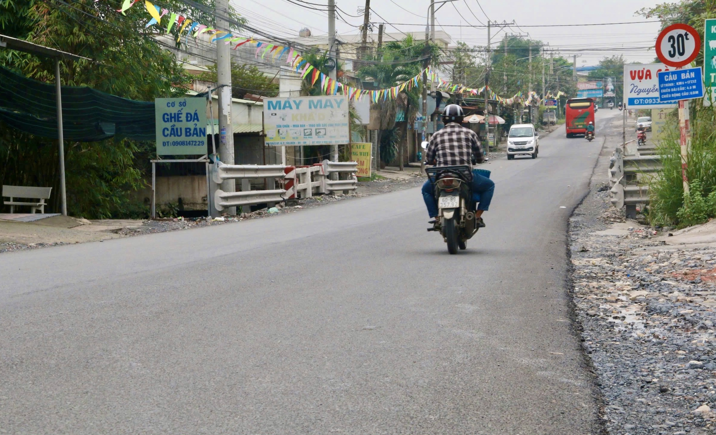 Đường Hoàng Văn Bổn nối Đồng Nai - Bình Dương đã được sửa chữa- Ảnh 1.