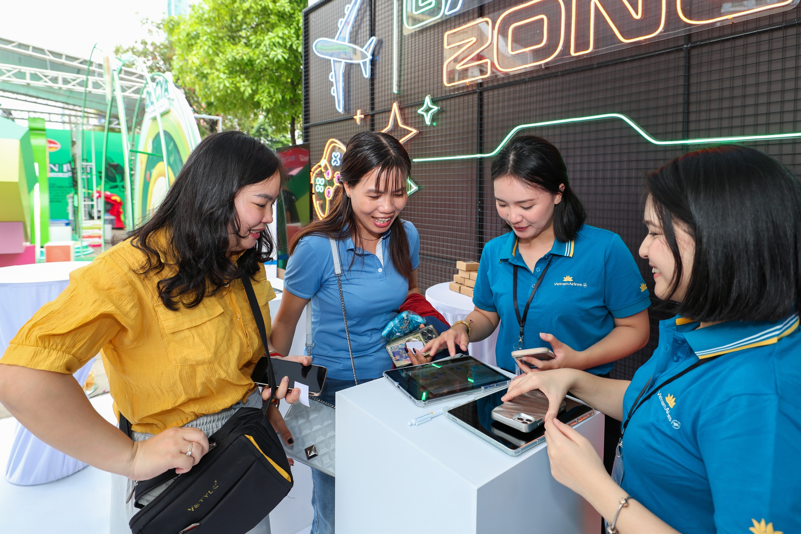 Vietnam Airlines Festa thu hút hàng nghìn khách tham quan- Ảnh 1.