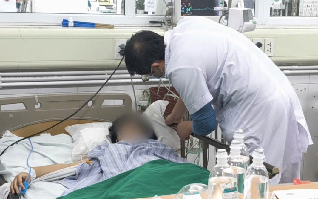 Thought my child was possessed because he was crying and laughing alone, went to the doctor and found out he had autoimmune encephalitis - Photo 3. Cô gái trẻ mắc viêm não, bất ngờ nguyên nhân từ khối u buồng trứng