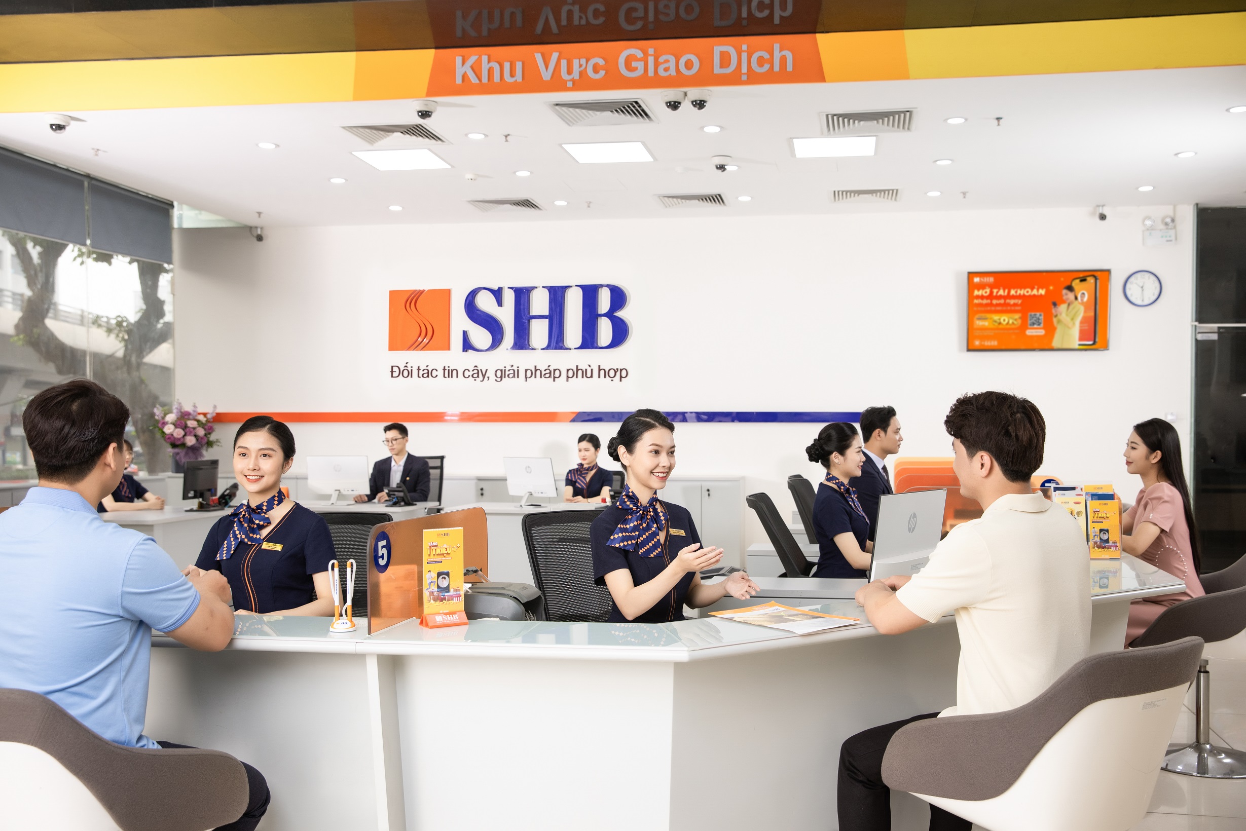 SHB miễn phí đổi thẻ từ sang thẻ chip đạt chuẩn VCCS- Ảnh 1.