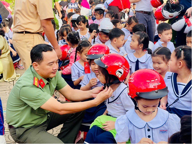 Hậu Giang: Tăng cường tuyên truyền an toàn giao thông cho lứa tuổi học sinh - Ảnh 1.