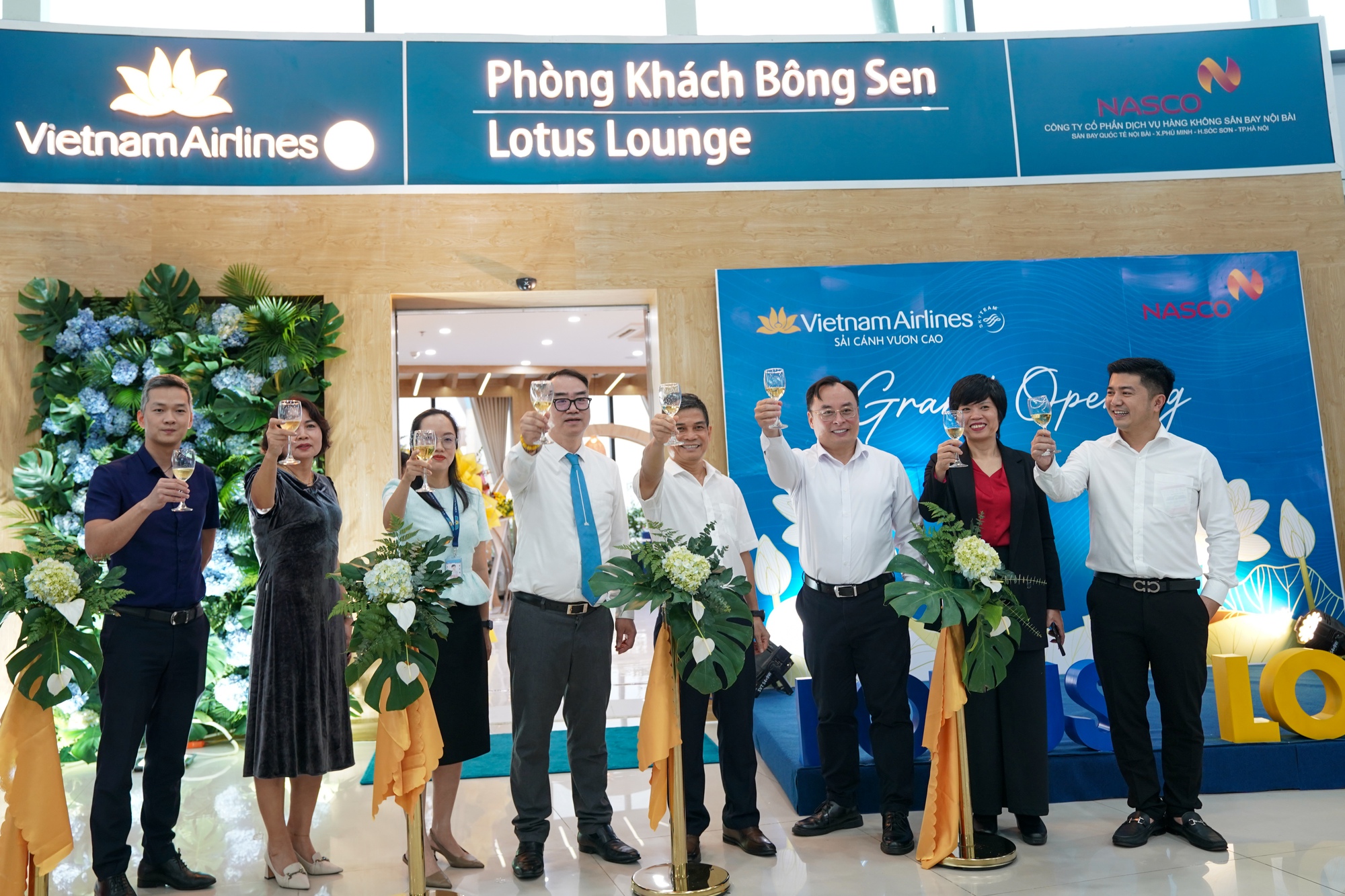 Vietnam Airlines khai trương phòng khách Bông Sen tại sân bay Phù Cát- Ảnh 1.