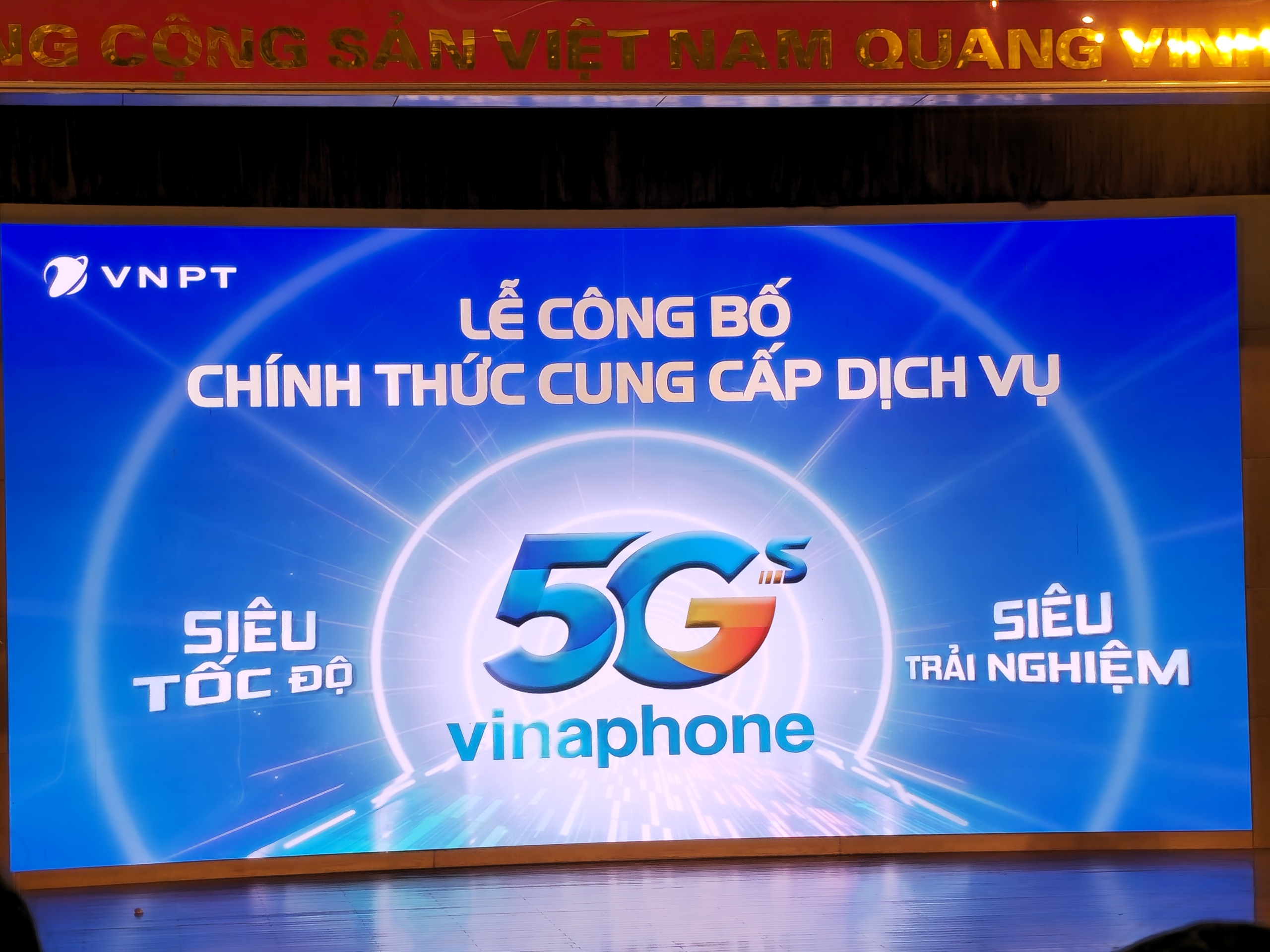 Chính thức cung cấp dịch vụ VinaPhone 5G tốc độ nhanh nhất Việt Nam - Ảnh 1.