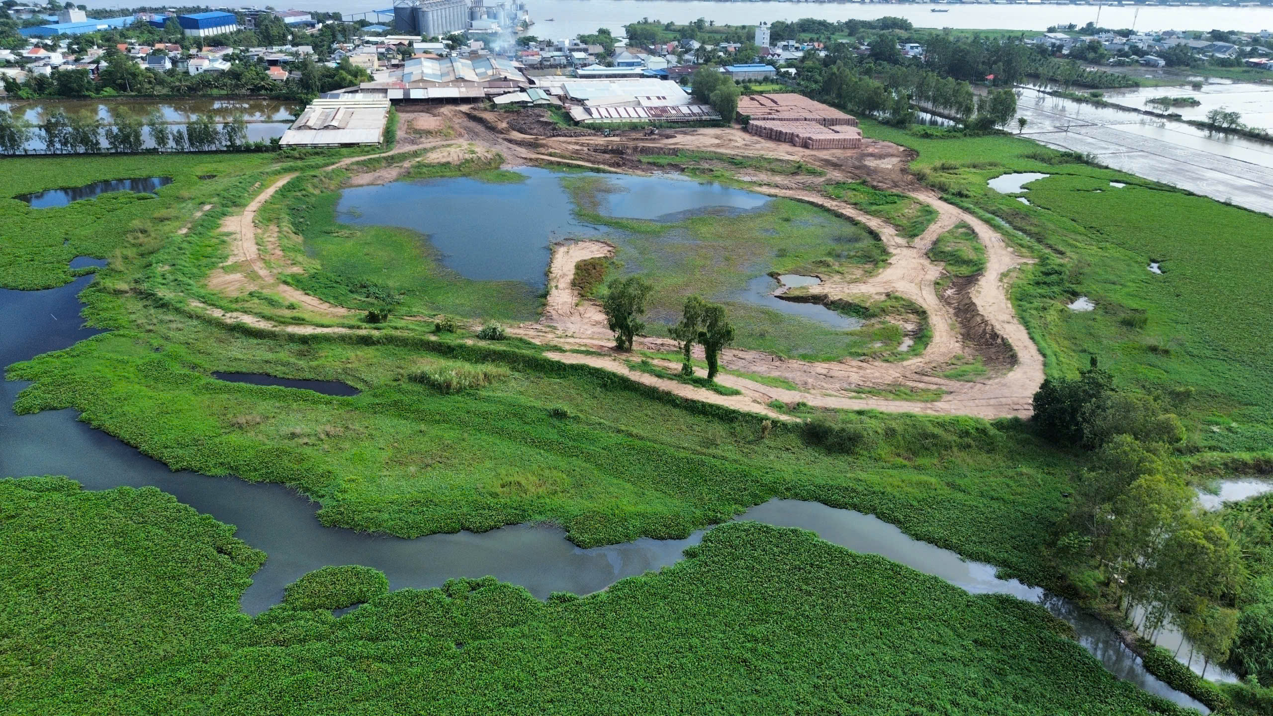 Vụ khai thác trái phép 875.000m3 đất ở An Giang: Vì sao khó xử lý?- Ảnh 4.