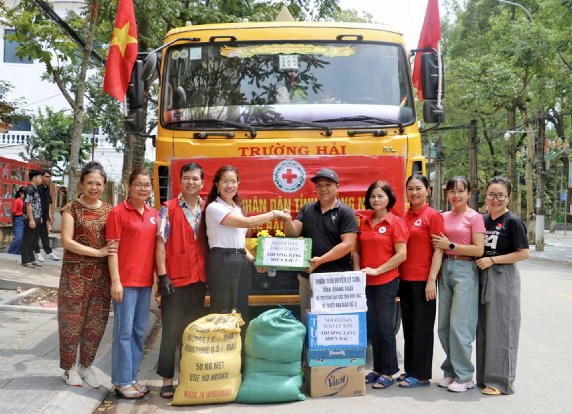 Những bác tài có tâm, xả thân vì cộng đồng- Ảnh 1.