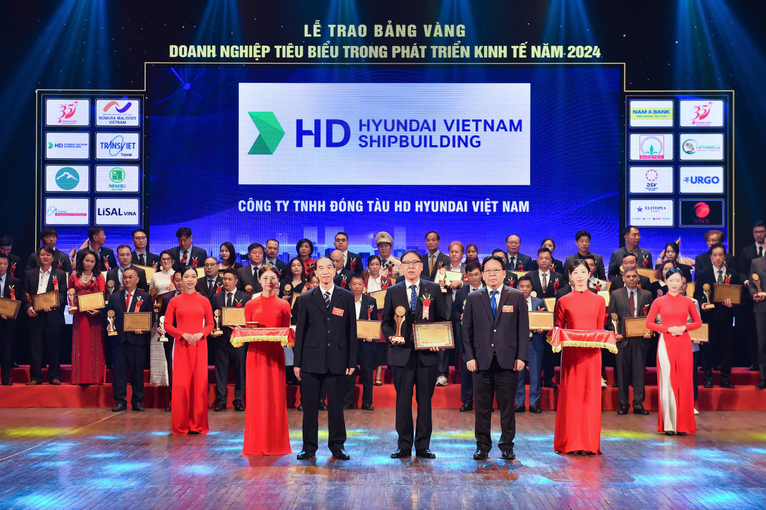 Hyundai Việt Nam thuộc top “10 doanh nghiệp tiêu biểu trong phát triển kinh tế năm 2024”- Ảnh 1.