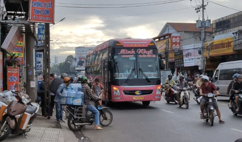 Hiện trường vụ tai nạn khiến người đàn ông tử vong tại chỗ.