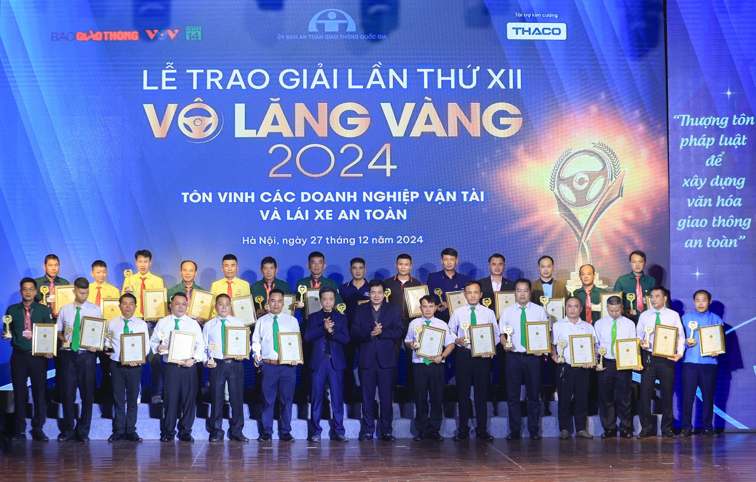 Vô lăng vàng 2024: Tôn vinh doanh nghiệp vận tải, lái xe an toàn, tận tâm- Ảnh 7.