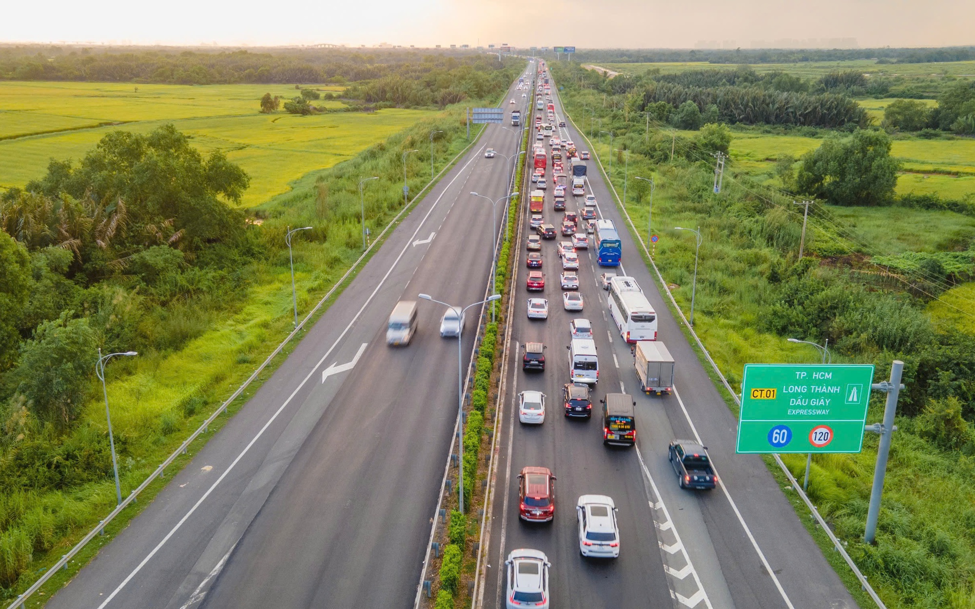 Ngăn nguy cơ thiếu giao thông kết nối sân bay Long Thành