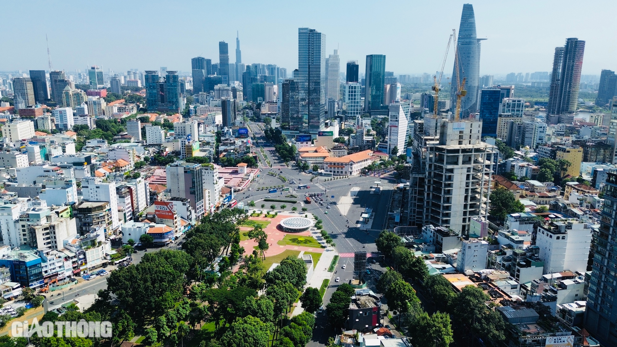 Có gì trong ga ngầm lớn nhất tuyến metro số 1 Bến Thành - Suối Tiên?- Ảnh 1.