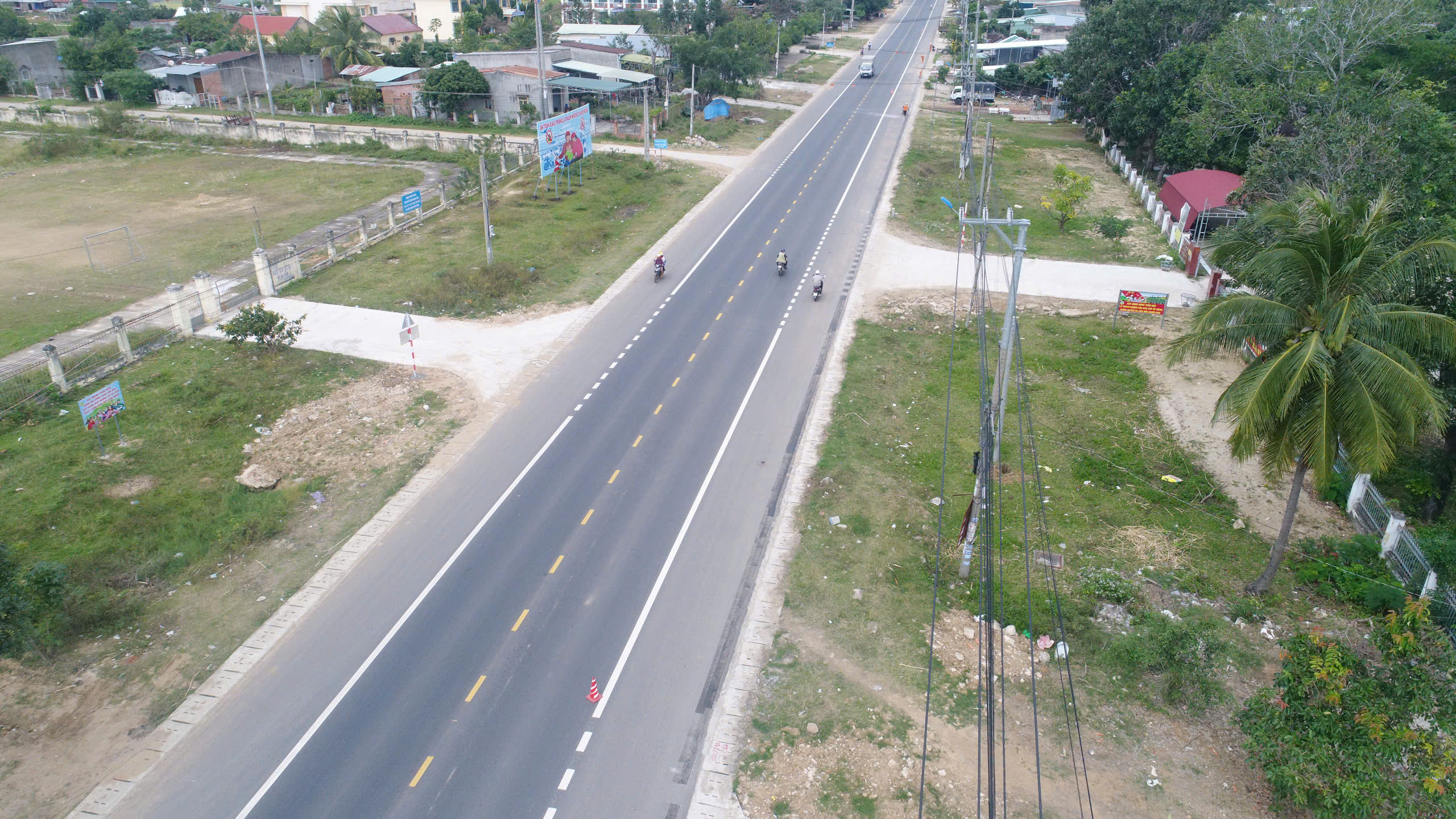 Thảm nhựa cuối cùng trên QL19 qua tỉnh Gia Lai- Ảnh 11. Thảm nhựa cuối cùng trên QL19 qua tỉnh Gia Lai- Ảnh 11.
