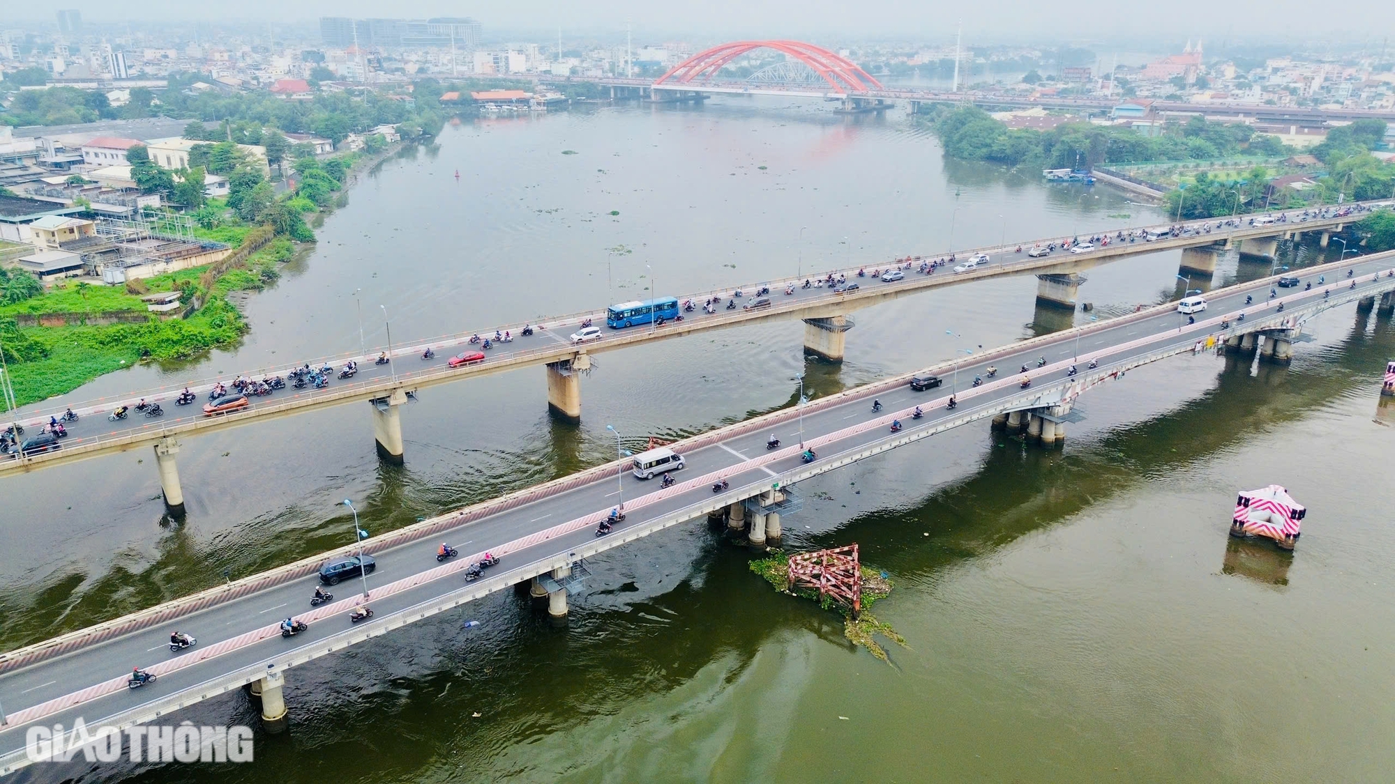 TP.HCM: Bắt đầu nâng tĩnh không cầu Bình Triệu 1 và Bình Phước 1 lên mức 7m- Ảnh 2. TP.HCM: Bắt đầu nâng tĩnh không cầu Bình Triệu 1 và Bình Phước 1 lên mức 7m- Ảnh 2.