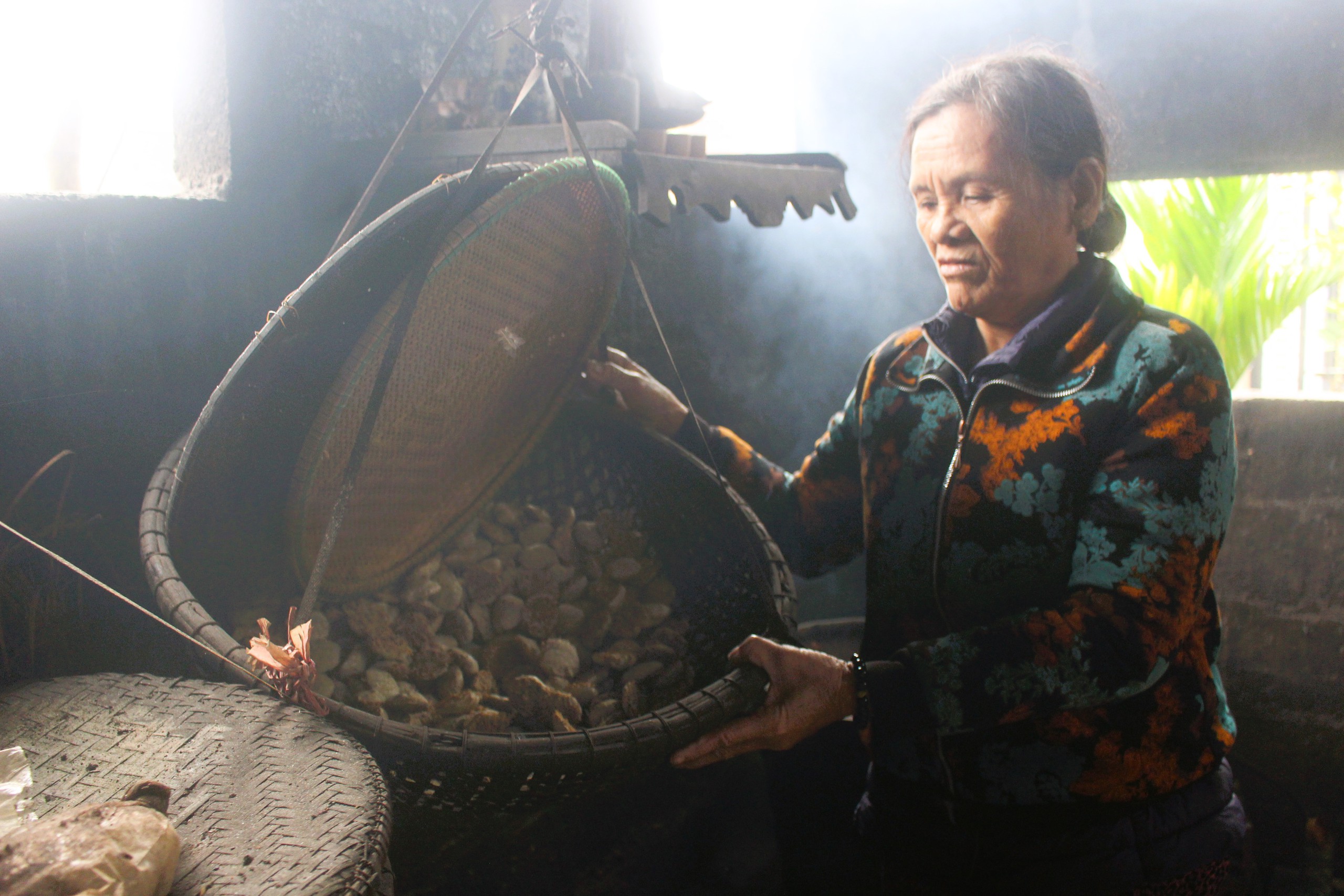 Về làng rượu Kim Long trong “tứ đại danh tửu” những ngày cận Tết- Ảnh 3.