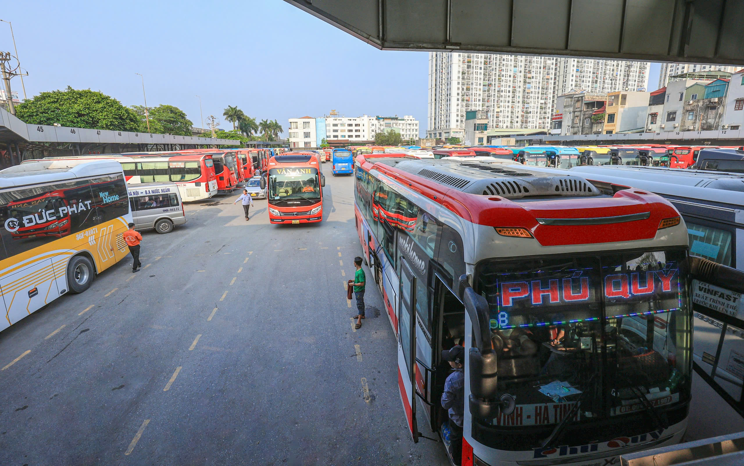 Báo Giao thông tổ chức tọa đàm về luồng tuyến vận tải khách liên tỉnh Hà Nội- Ảnh 1.