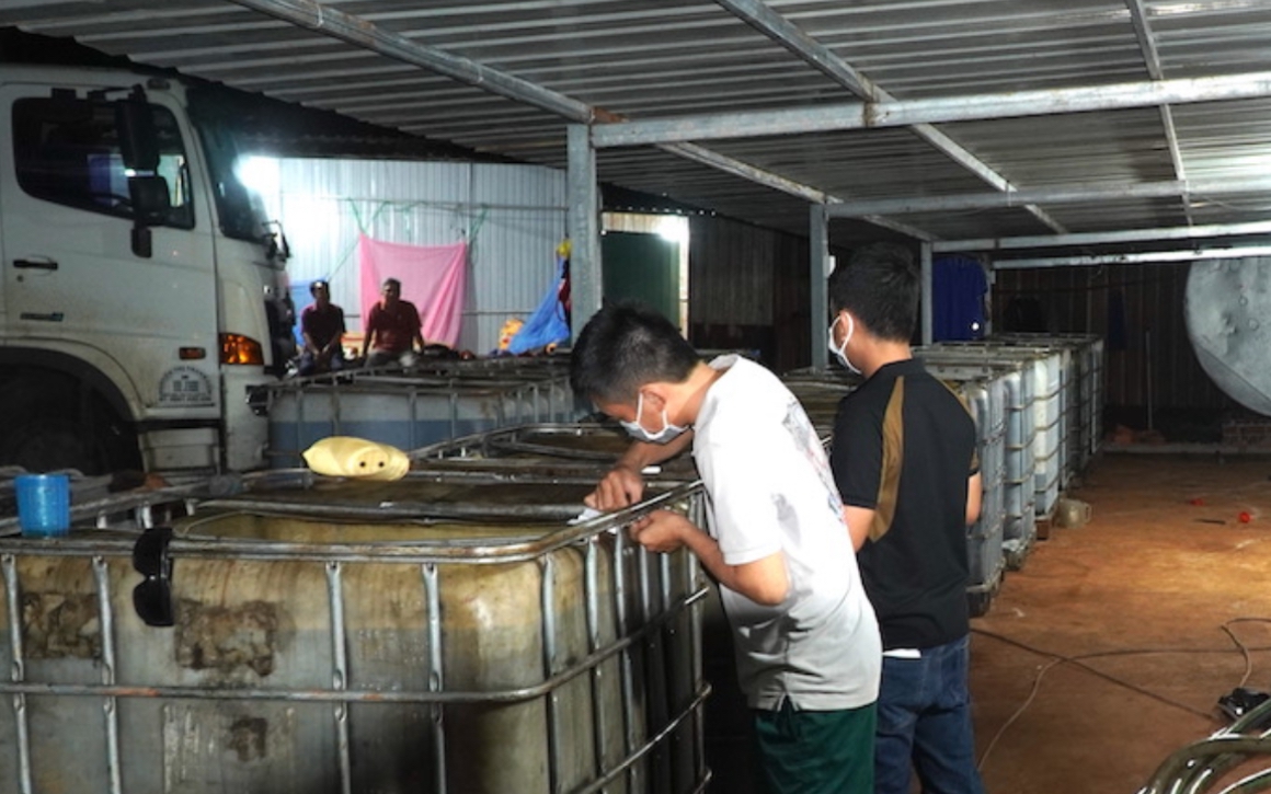 Phát hiện lò nấu 27 nghìn lít dầu, nhớt thải giữa rừng cao su