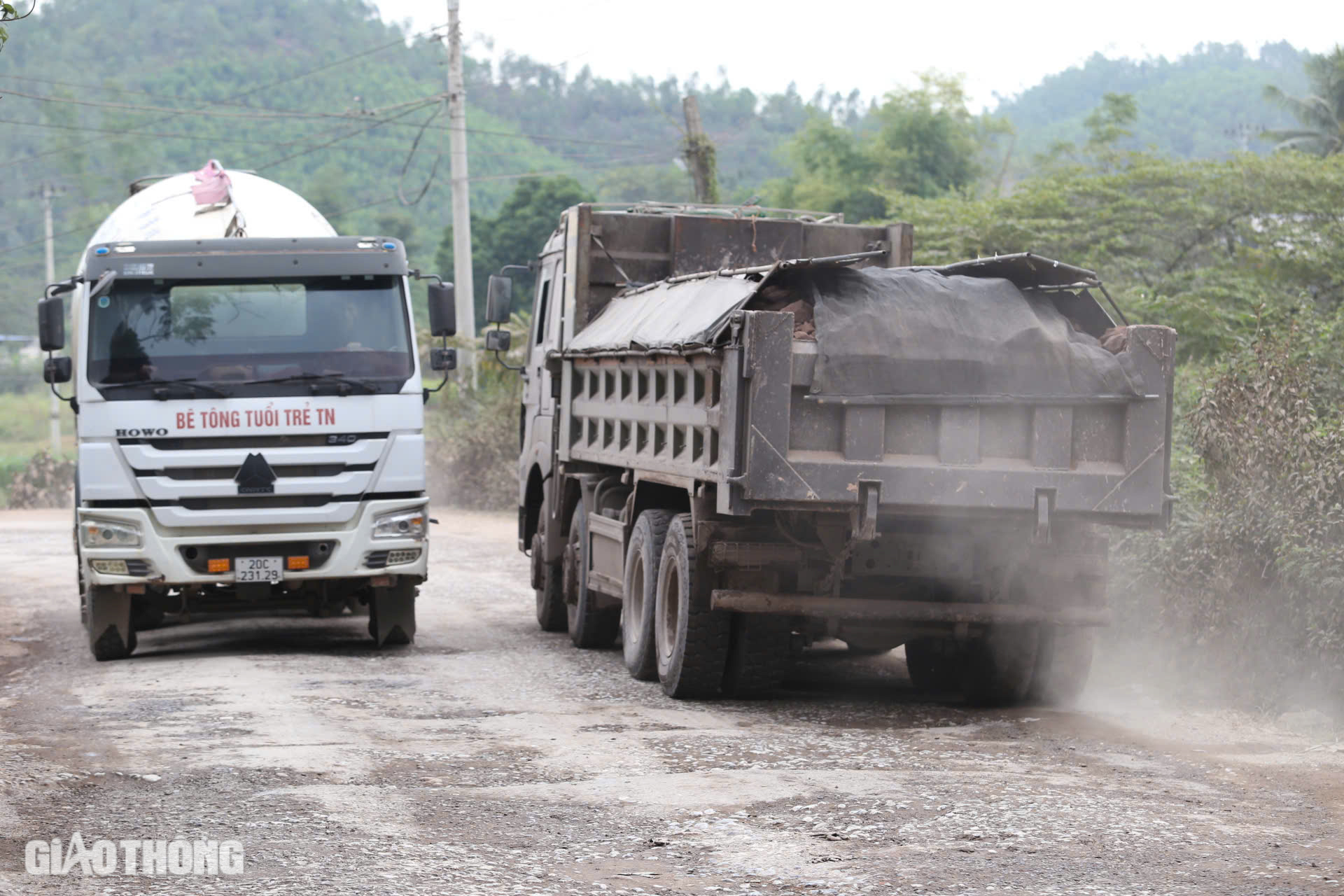 Người dân khốn khổ lưu thông trên đường tỉnh 261 ở Thái Nguyên- Ảnh 4.